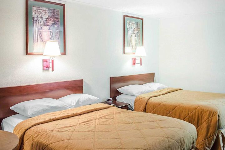 Room 32 of 57