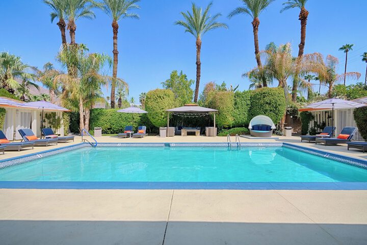 Little Paradise Hotel