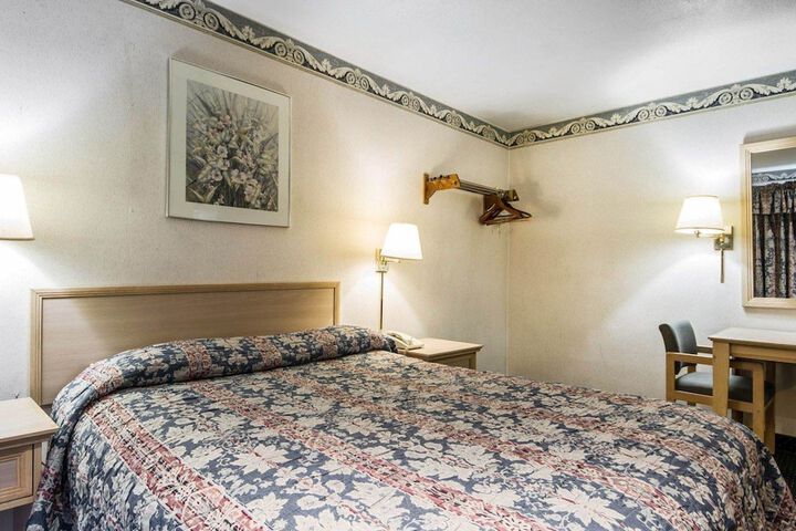Room 14 of 24