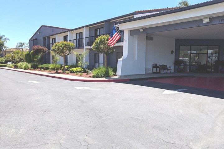 Hotel 2 of 33