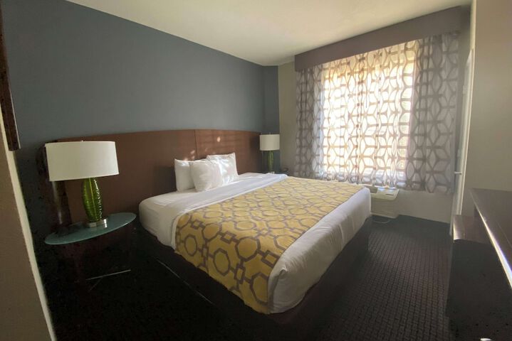 Room 12 of 37