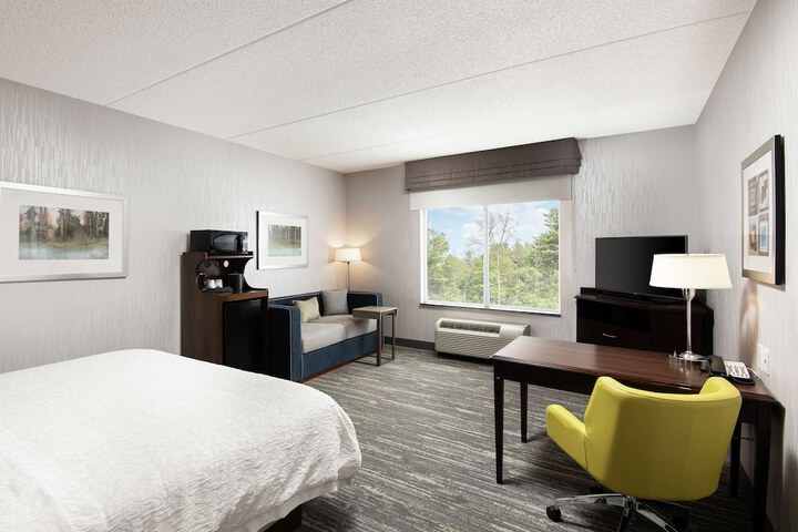 Room 25 of 47
