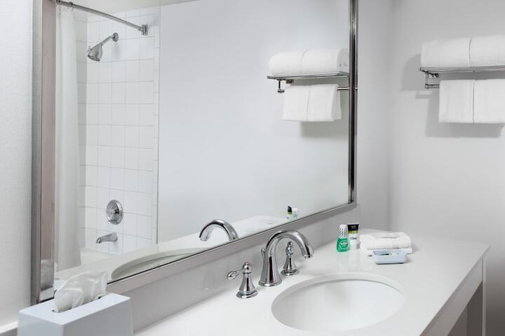 Four Points by Sheraton Bakersfield