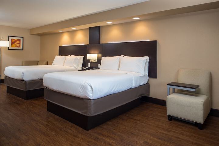 Room 27 of 103