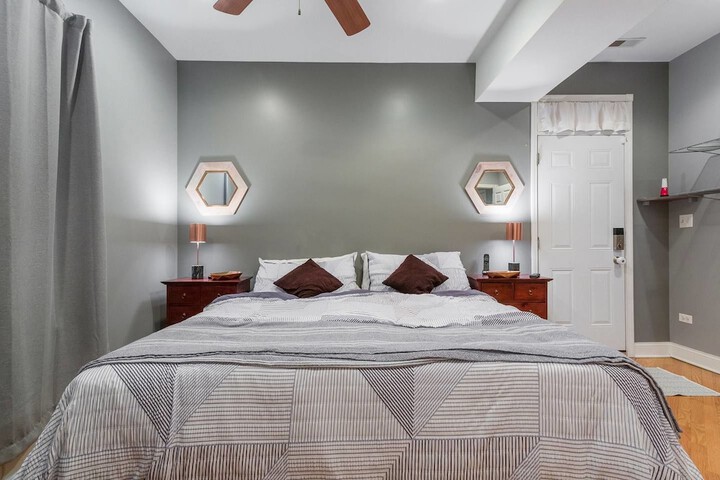Room 9 of 21