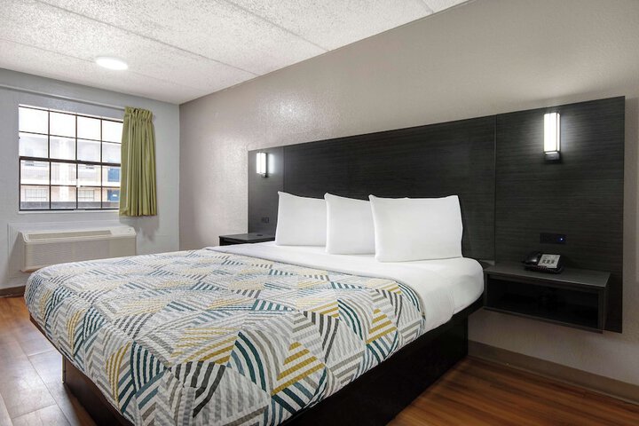 Room 18 of 26