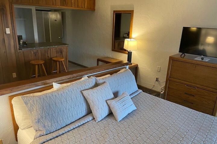 Room 10 of 30