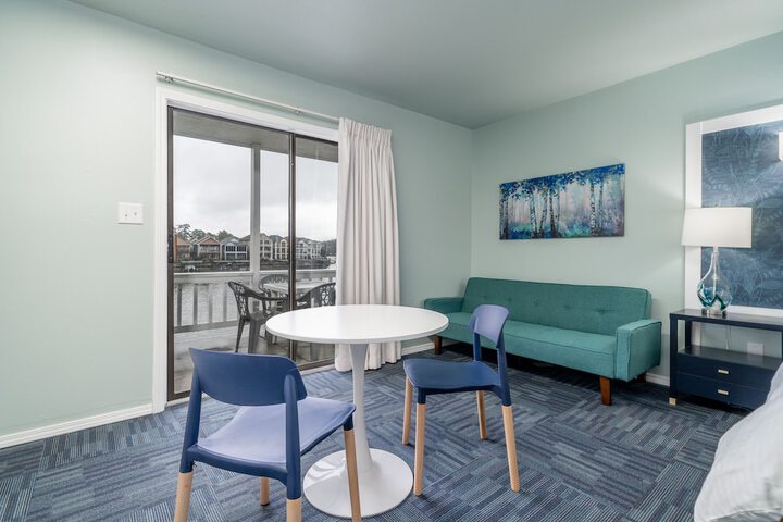 The Hamilton - Lakefront & Studio Suites Hot Springs