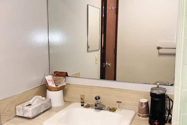 Room 12 of 51