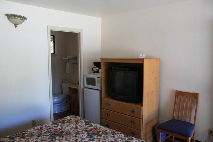 Room 25 of 43