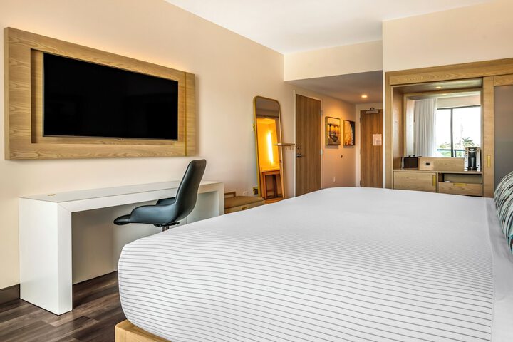 Room 44 of 64