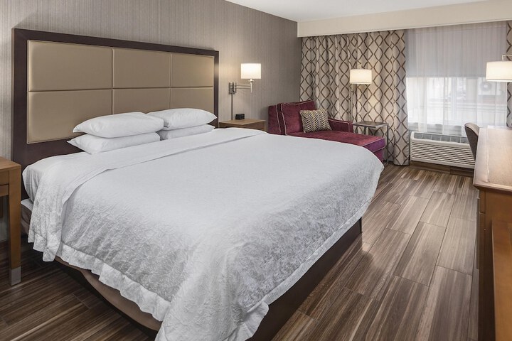 Hampton Inn & Suites Seattle-North / Lynnwood