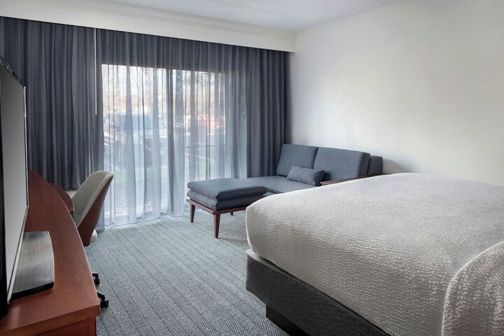 Courtyard by Marriott Silver Spring North / White Oak