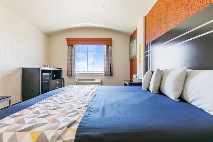 Room 72 of 79