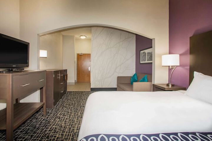 Room 8 of 30