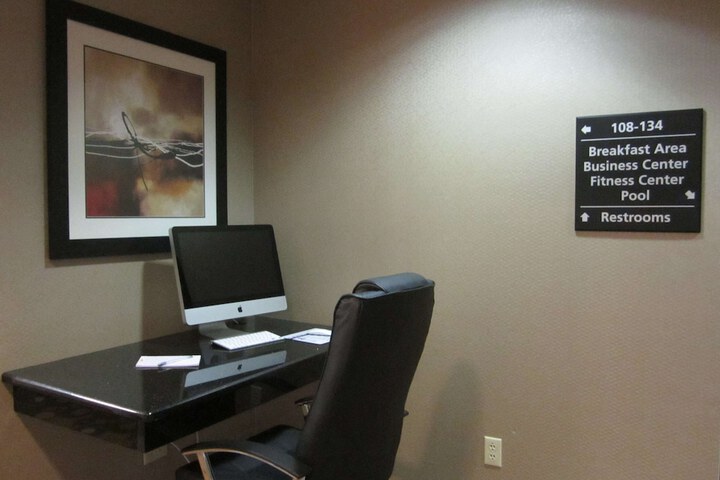 Business Center 48 of 50