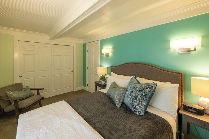 Room 83 of 176