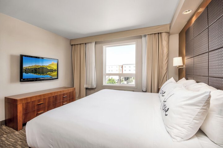 Room 10 of 26