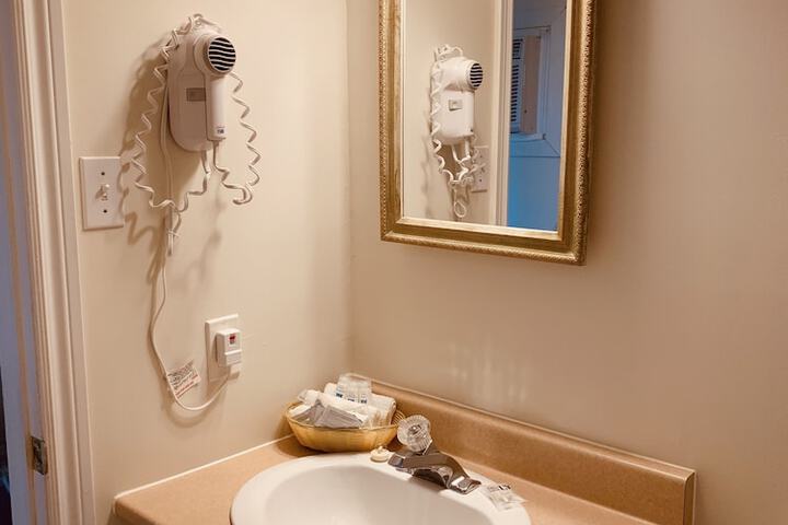 Room 56 of 103