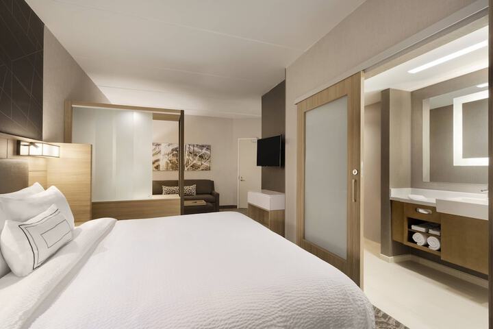 Room 14 of 27