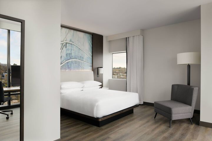 Room 32 of 90