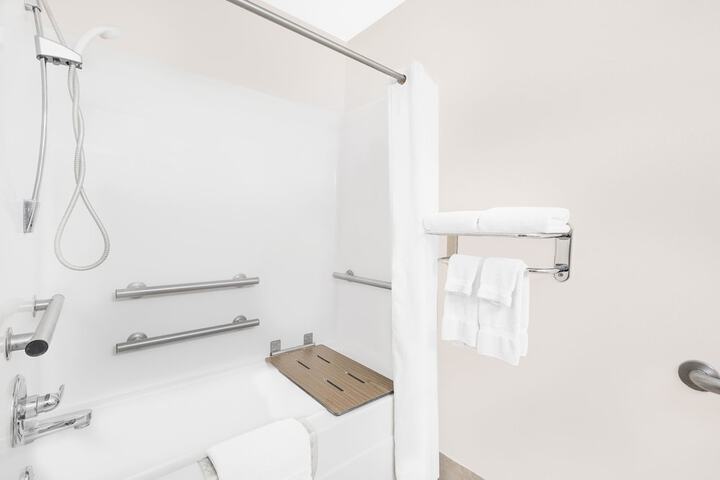 Room 3 of 16