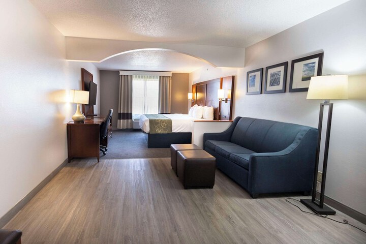 Room 50 of 107