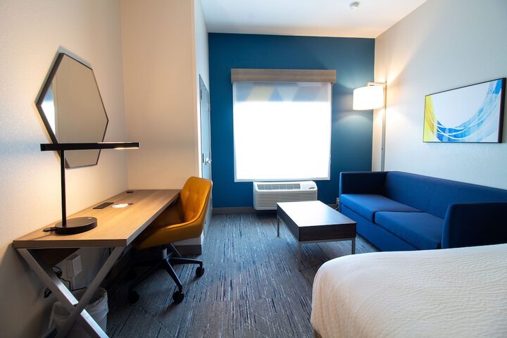 Room 13 of 46