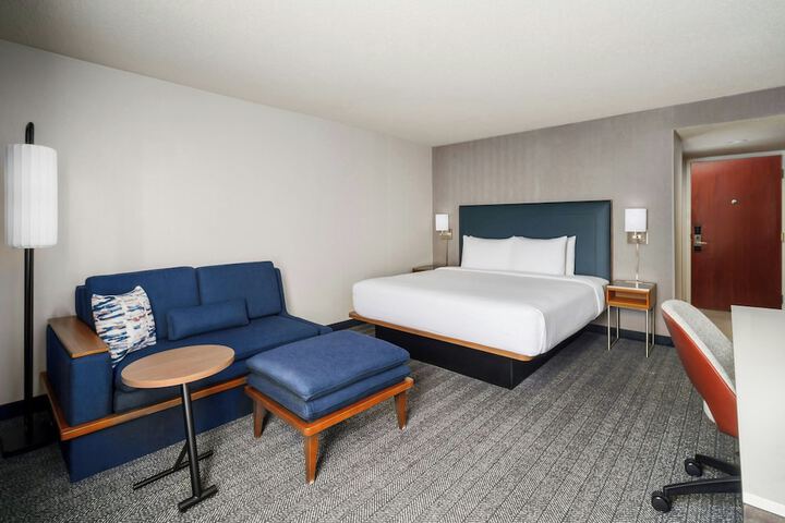 Room 21 of 33