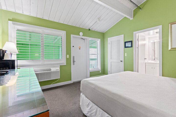 Room 42 of 70