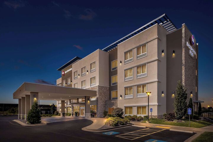 Hotel 2 of 39