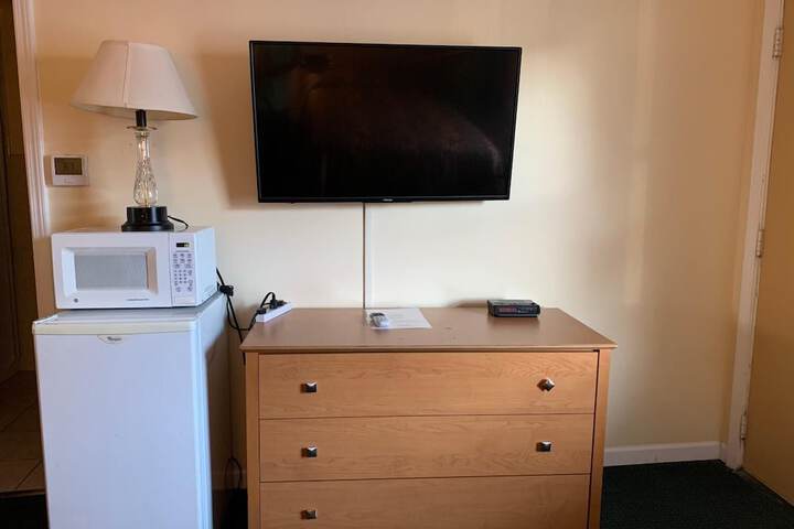 Room 9 of 38
