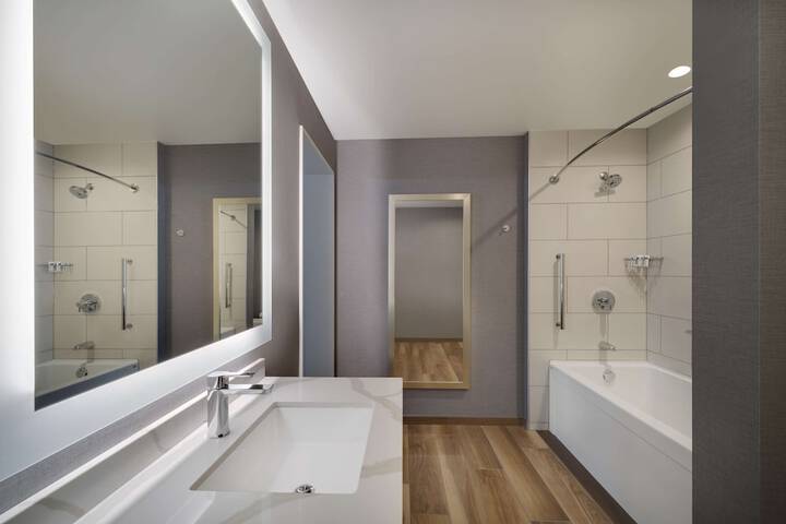 Room 35 of 52