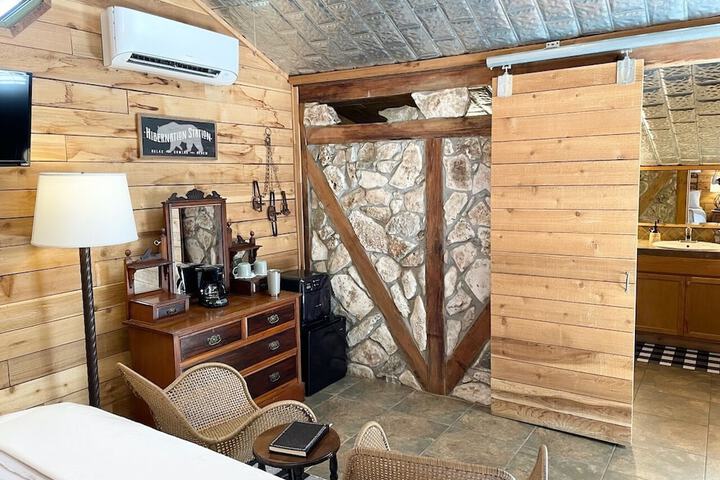 Room 53 of 150