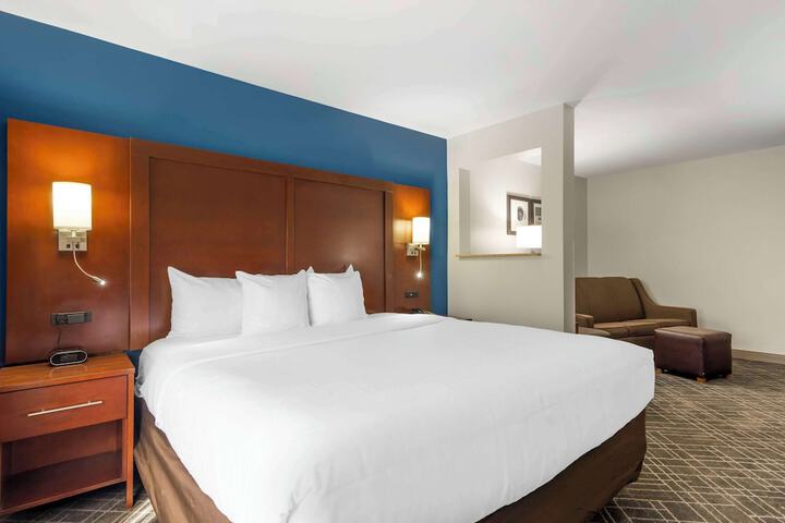 Comfort Suites Atlanta Airport