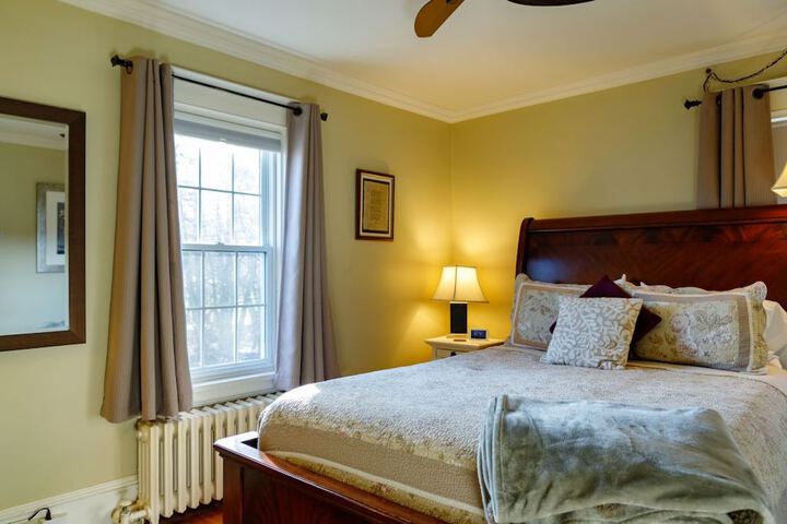 Room 26 of 46