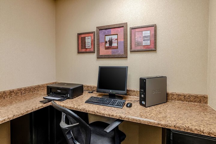 Business Center 32 of 32