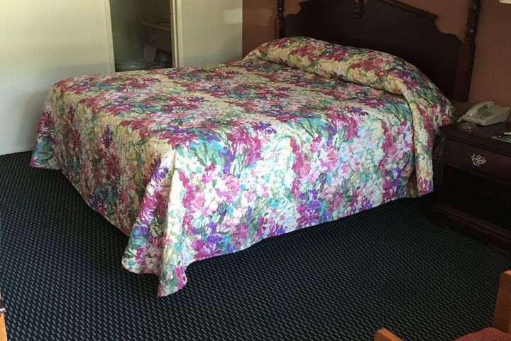 Room 9 of 11