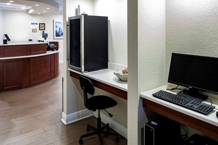 Business Center 47 of 47