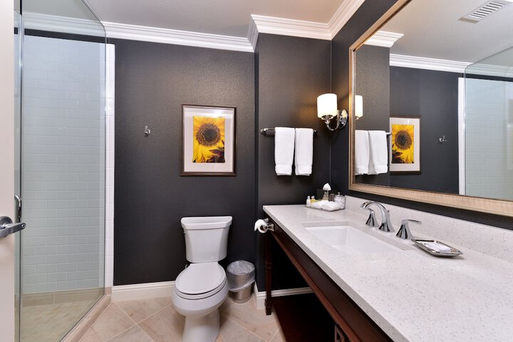 Majestic Inn & Spa