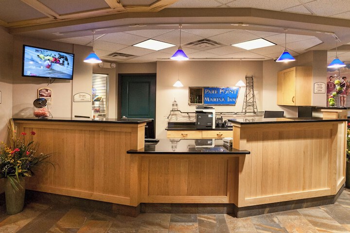 Park Point Marina Inn