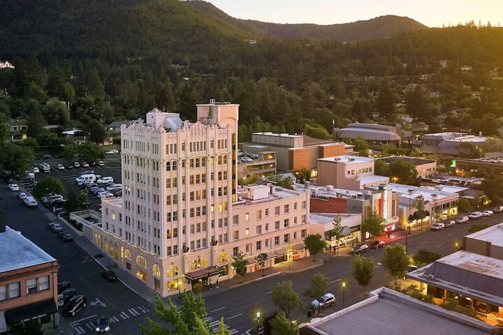 Hotel 12 of 70