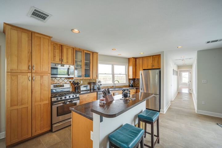 Pet-friendly Texas Retreat w / Deck & Gas Grill!