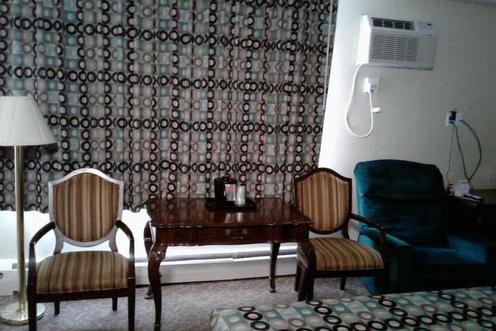 Room 7 of 30