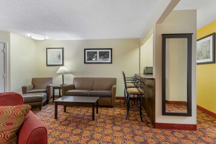 Room 13 of 30