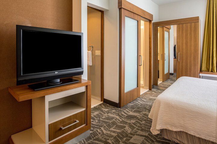 Room 22 of 33