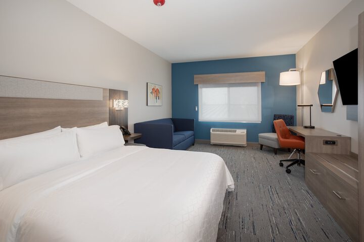 Room 12 of 51