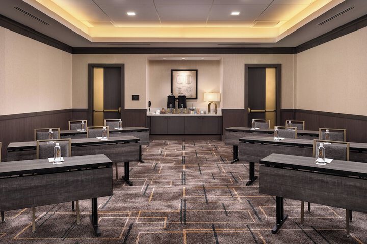 Hotel Distil Autograph Collection