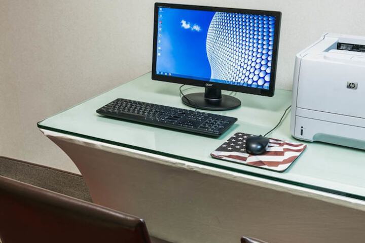 Business Center 44 of 45