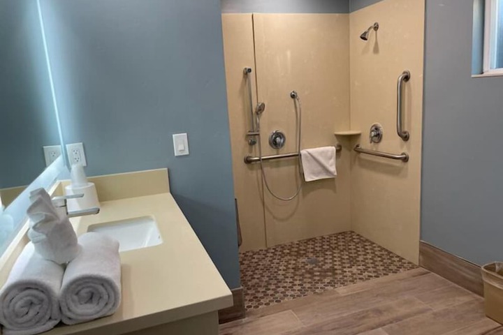 Room 21 of 35